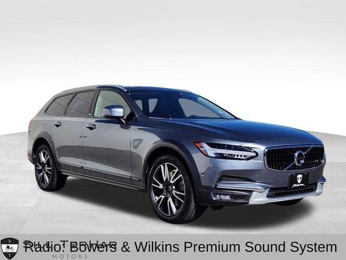 2017 Volvo V90 Cross Country T6