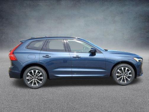 2025 Volvo XC60 B5 Core