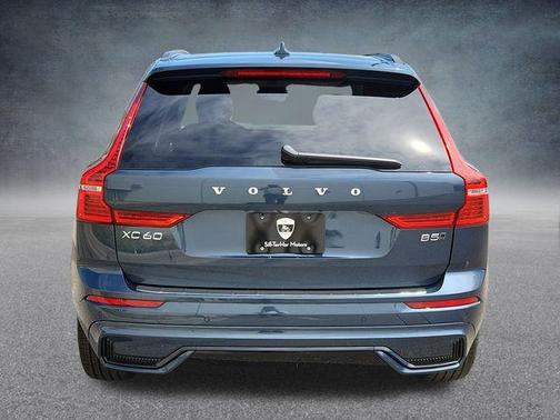 2025 Volvo XC60 B5 Core