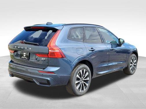 2025 Volvo XC60 B5 Core