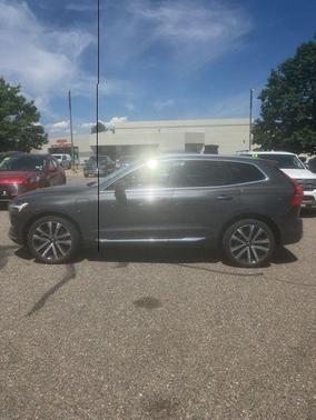2023 Volvo XC60 Recharge Plug-In Hybrid T8 Ultimate Bright Theme