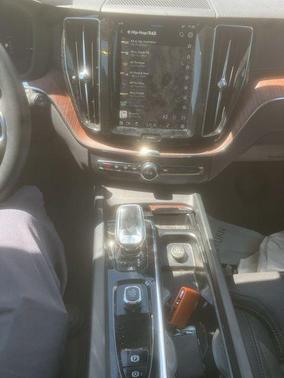 2023 Volvo XC60 Recharge Plug-In Hybrid T8 Ultimate Bright Theme
