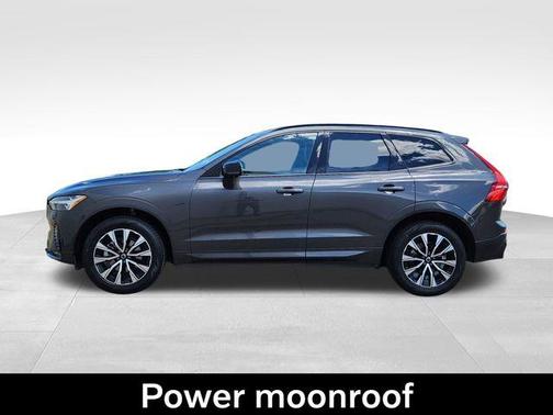 Platinum Gray Metallic 2025 Volvo XC60 B5 Plus