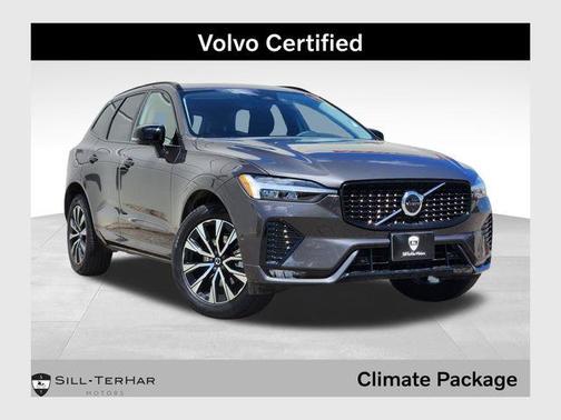 Platinum Gray Metallic 2025 Volvo XC60 B5 Plus