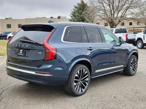 2025 Volvo XC90 B5 Plus 7-Seater