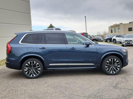 2025 Volvo XC90 B5 Plus 7-Seater