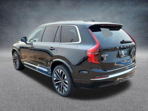 2025 Volvo XC90 B5 Plus 7-Seater
