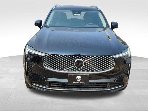 2025 Volvo XC90 B5 Plus