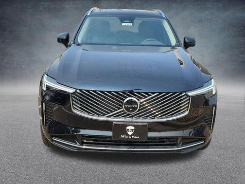 2025 Volvo XC90 B5 Plus 7-Seater