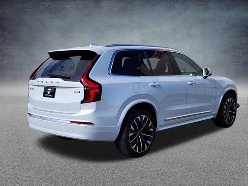 2026 Volvo XC90 B6 Plus 7-Seater