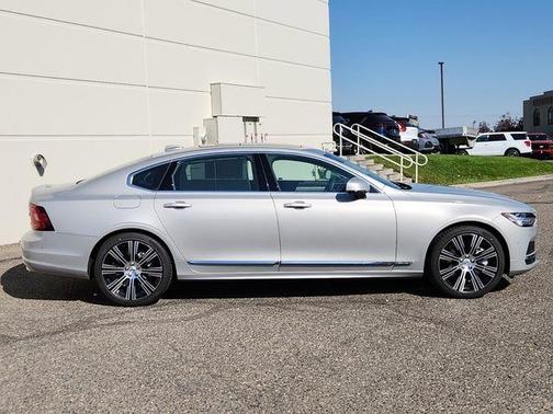 2024 Volvo S90 Recharge Plug-In Hybrid T8 Ultimate