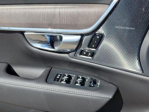 2024 Volvo S90 Recharge Plug-In Hybrid T8 Ultimate