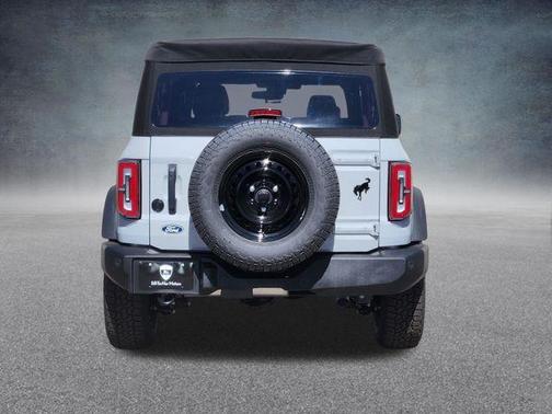 Avalanche Gray 2026 Ford Bronco Outer Banks