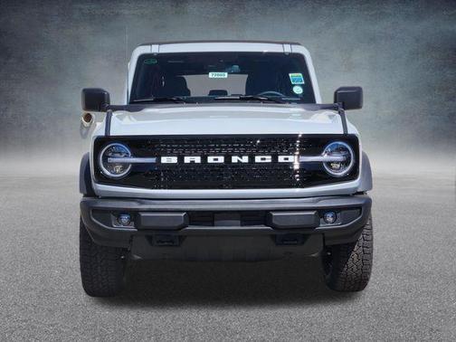 Avalanche Gray 2026 Ford Bronco Outer Banks