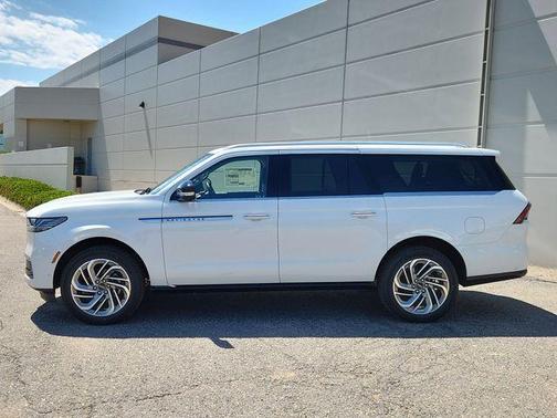 2025 Lincoln Navigator L Reserve