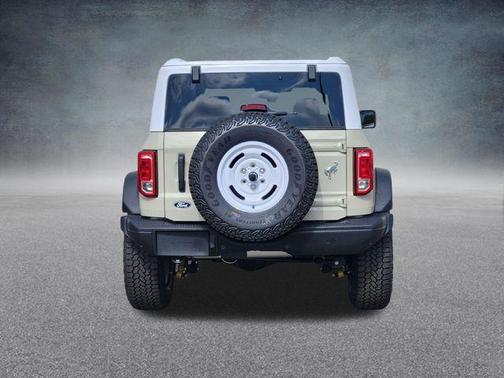 Desert Sand 2026 Ford Bronco Heritage Edition