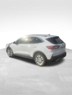 Oxford White 2021 Ford Escape SE