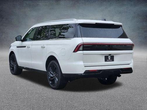 Star White 2026 Lincoln Navigator L Black Label