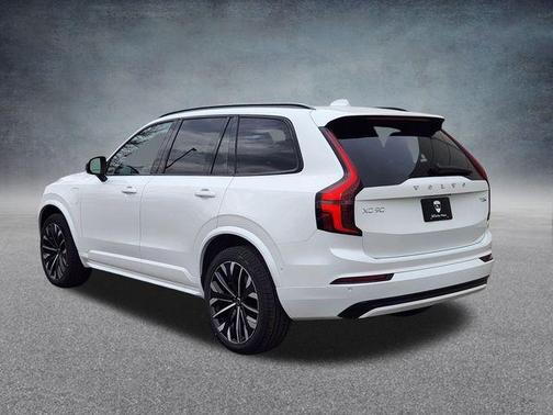 2026 Volvo XC90 Plug-In Hybrid T8 Ultra Dark Theme 7-Seater