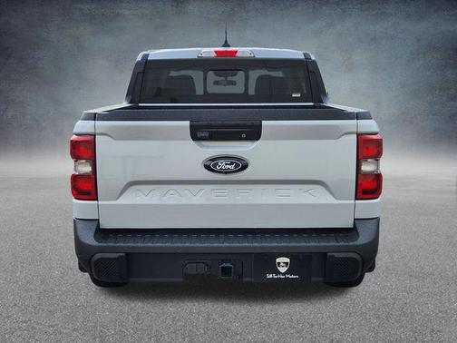 Space White Metallic 2026 Ford Maverick Lariat