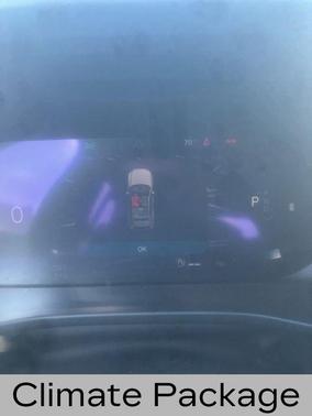 2023 Volvo XC40 B5 Plus Dark Theme