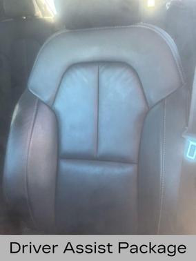 2023 Volvo XC40 B5 Plus Dark Theme