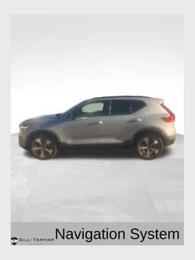 2023 Volvo XC40 B5 Plus Dark Theme