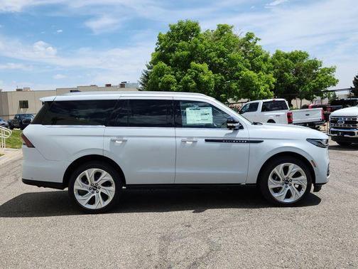 2025 Lincoln Navigator Black Label