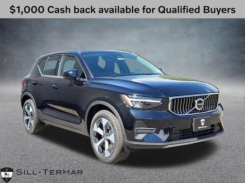 2025 Volvo XC40 B5 Core Bright Theme