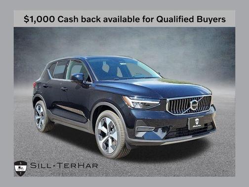 2025 Volvo XC40 B5 Core Bright Theme