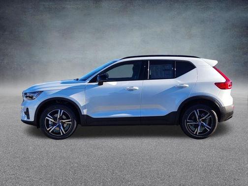 2026 Volvo XC40 B5 Core
