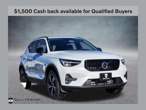 Crystal White 2026 Volvo XC40 B5 Core