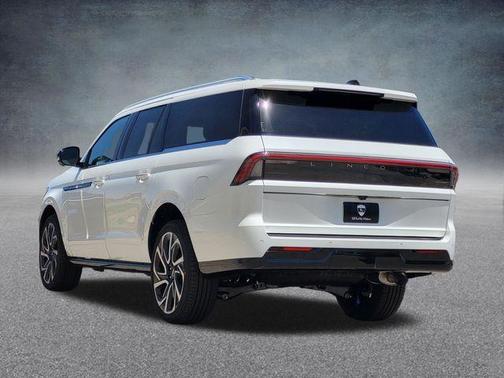 Star White 2026 Lincoln Navigator L Black Label