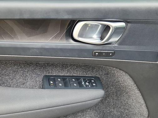 2024 Volvo C40 Recharge Pure Electric Twin Plus