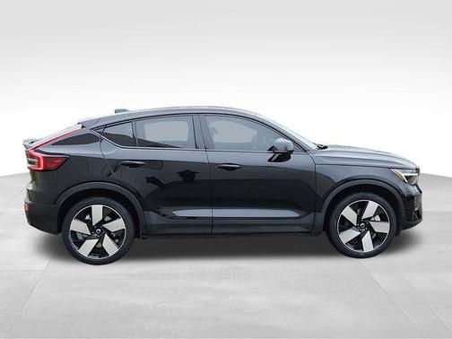 2024 Volvo C40 Recharge Pure Electric Twin Plus