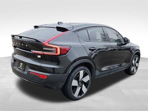 2024 Volvo C40 Recharge Pure Electric Twin Plus