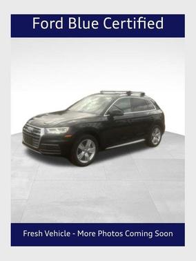 Mythos Black Metallic 2019 Audi Q5 2.0T Premium Plus