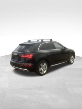 Mythos Black Metallic 2019 Audi Q5 2.0T Premium Plus