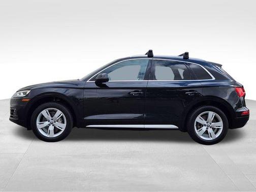 Mythos Black Metallic 2019 Audi Q5 2.0T Premium Plus