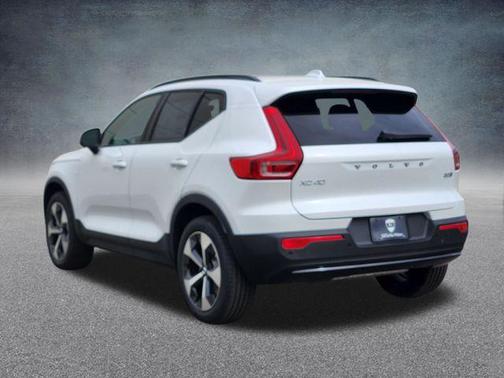Crystal White 2026 Volvo XC40 B5 Plus