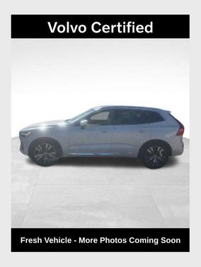 2023 Volvo XC60 B5 Ultimate Bright Theme