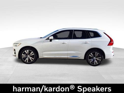 2023 Volvo XC60 B5 Ultimate Bright Theme