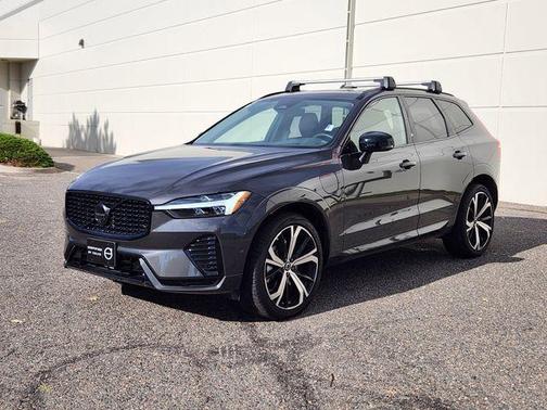 2024 Volvo XC60 Recharge Plug-In Hybrid T8 Ultimate Dark Theme