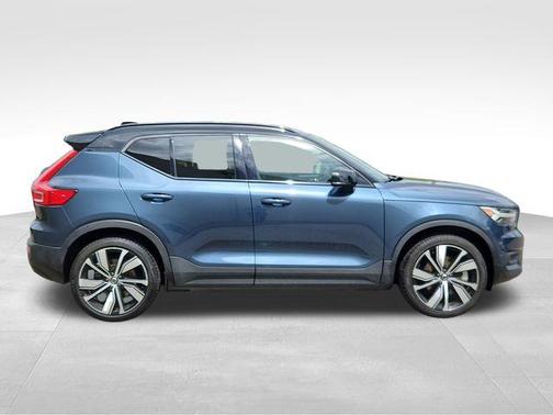 2022 Volvo XC40 Recharge Pure Electric P8 Twin Ultimate