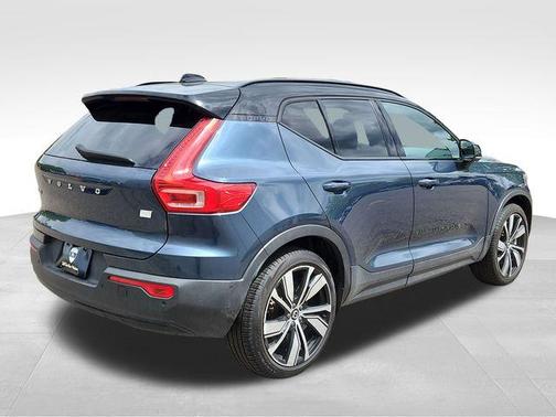 2022 Volvo XC40 Recharge Pure Electric P8 Twin Ultimate