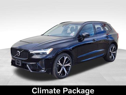 2023 Volvo XC60 B6 Ultimate Dark Theme