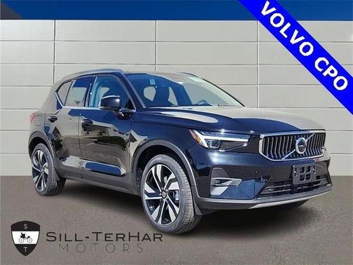 2024 Volvo XC40 B5 Ultimate Bright Theme