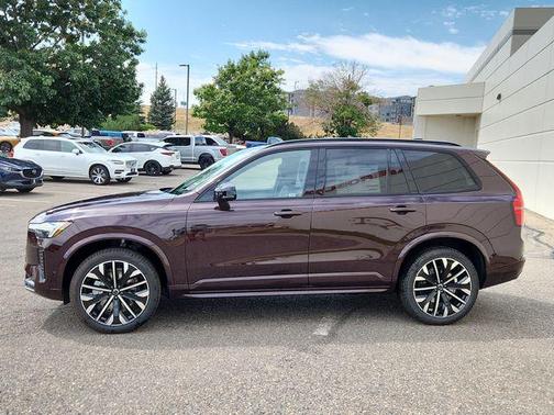 2026 Volvo XC90 B6 Ultra Dark Theme 7-Seater