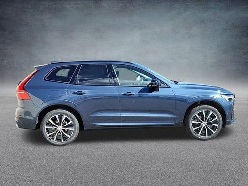 2025 Volvo XC60 B5 Plus