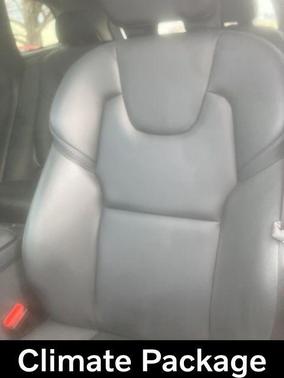 2025 Volvo XC60 B5 Core